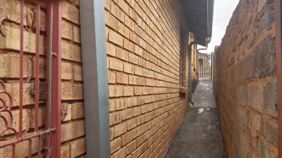 3 Bedroom Property for Sale in Naledi Gauteng