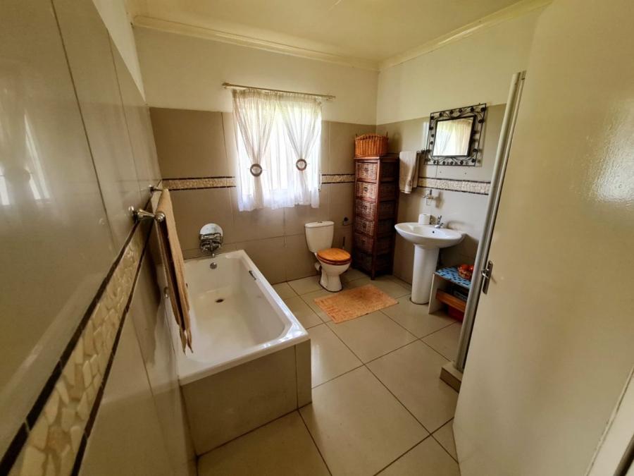 4 Bedroom Property for Sale in Bultfontein A H Gauteng