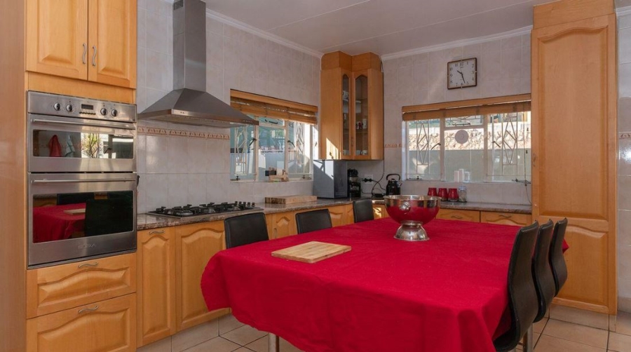 4 Bedroom Property for Sale in Sunnyrock Gauteng