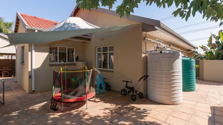 4 Bedroom Property for Sale in Sunnyrock Gauteng