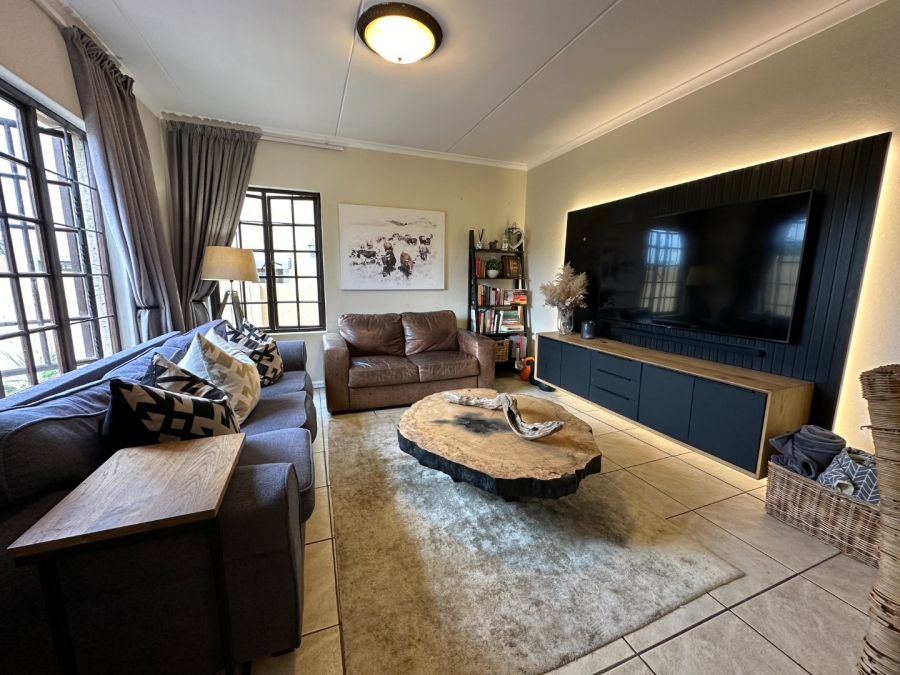 To Let 3 Bedroom Property for Rent in Broadacres Gauteng