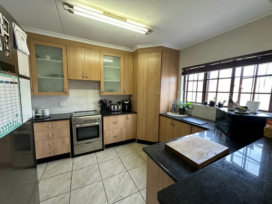 To Let 3 Bedroom Property for Rent in Broadacres Gauteng