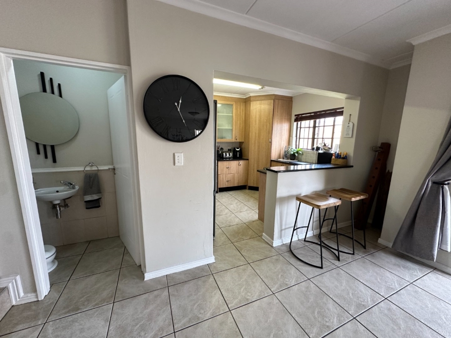 To Let 3 Bedroom Property for Rent in Broadacres Gauteng