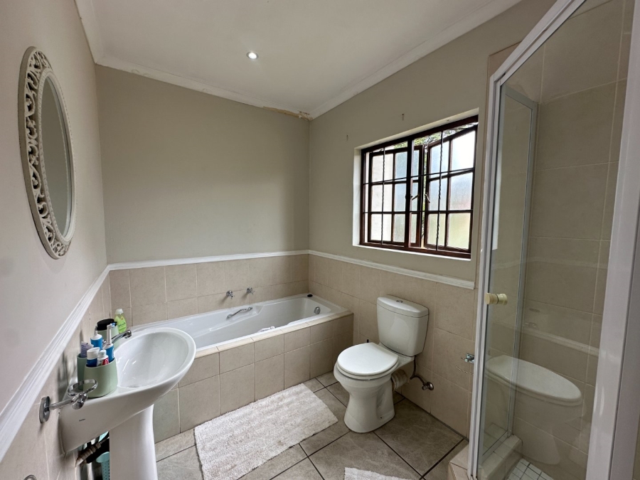 To Let 3 Bedroom Property for Rent in Broadacres Gauteng