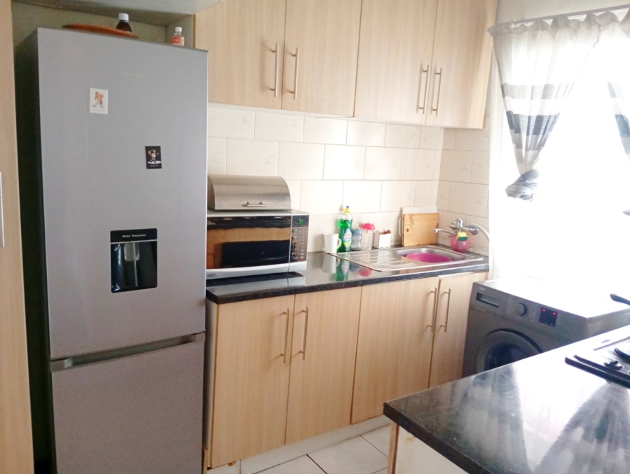 To Let 3 Bedroom Property for Rent in Florida Gauteng