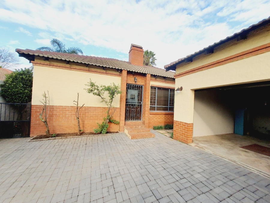 3 Bedroom Property for Sale in Faerie Glen Gauteng