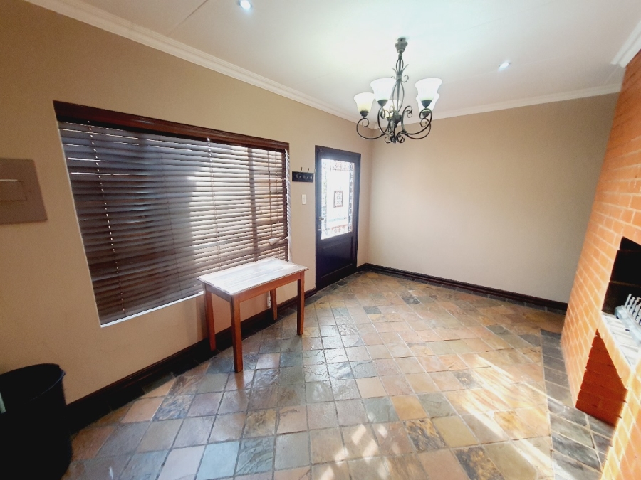 3 Bedroom Property for Sale in Faerie Glen Gauteng