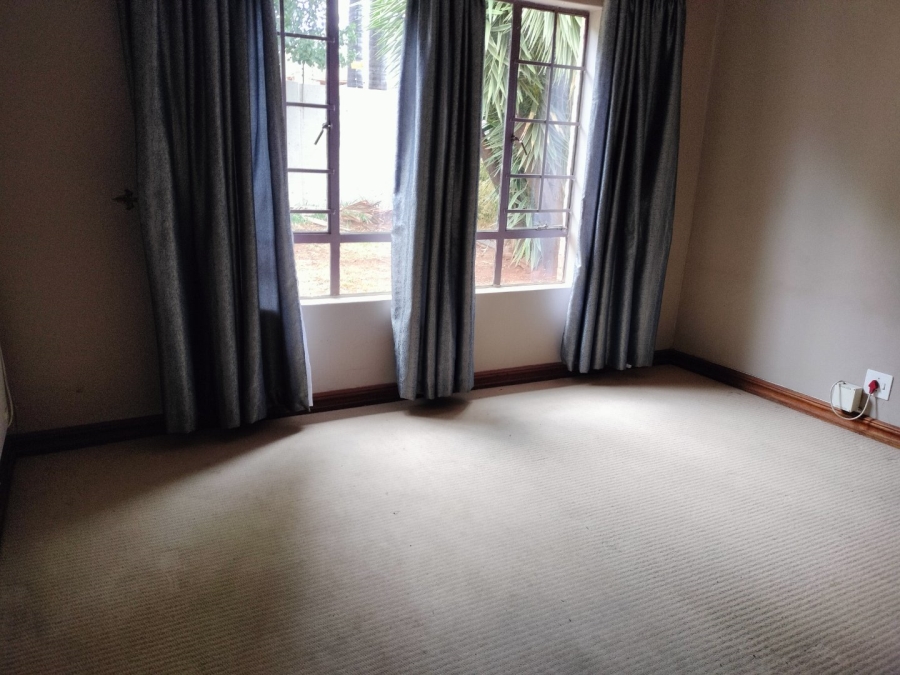 3 Bedroom Property for Sale in Faerie Glen Gauteng