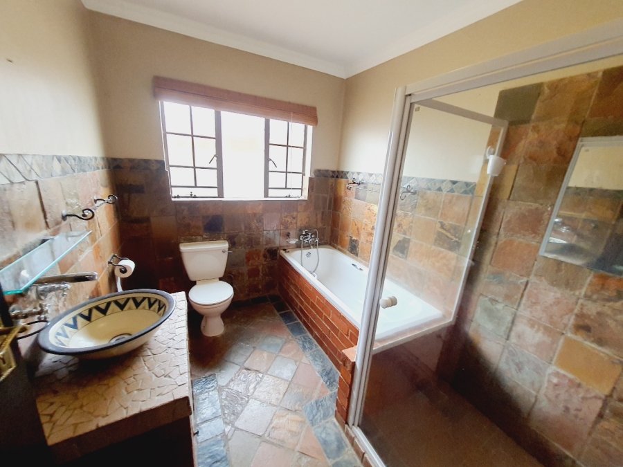 3 Bedroom Property for Sale in Faerie Glen Gauteng