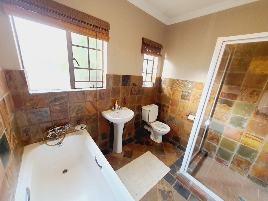 3 Bedroom Property for Sale in Faerie Glen Gauteng