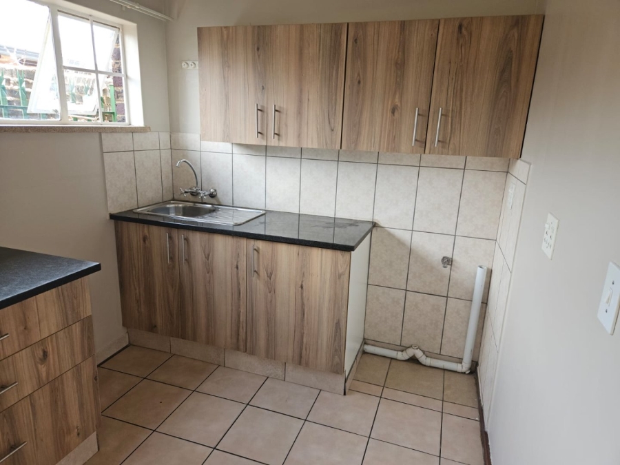 To Let 1 Bedroom Property for Rent in Witfield Gauteng