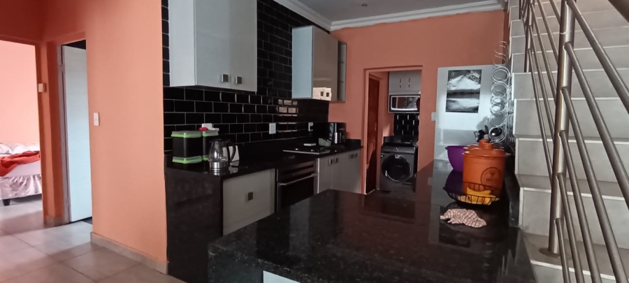 To Let 4 Bedroom Property for Rent in Noordwyk Gauteng