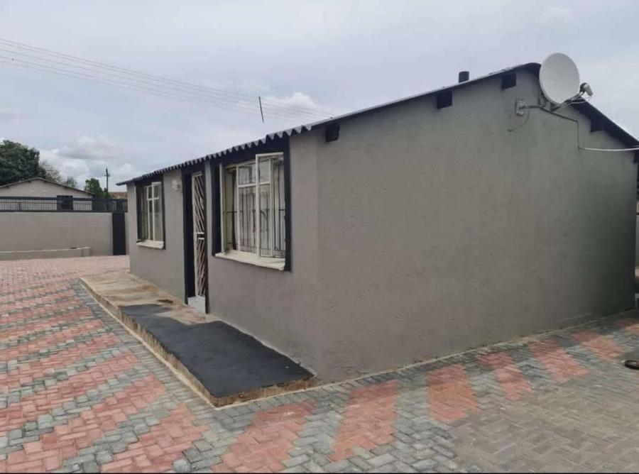 2 Bedroom Property for Sale in Esangweni Gauteng