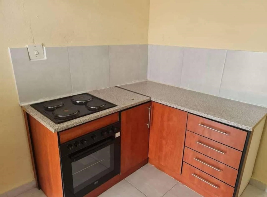 2 Bedroom Property for Sale in Esangweni Gauteng