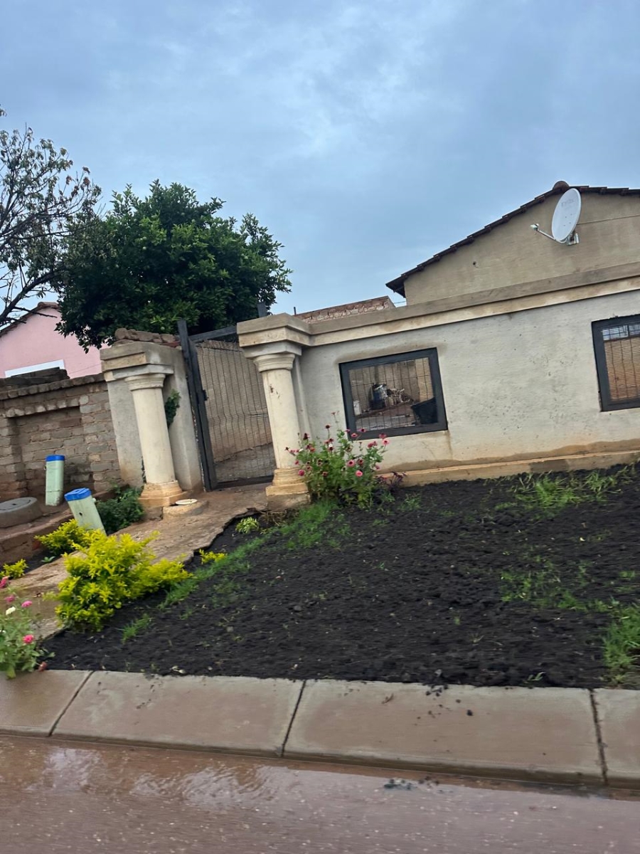 2 Bedroom Property for Sale in Esselenpark Gauteng