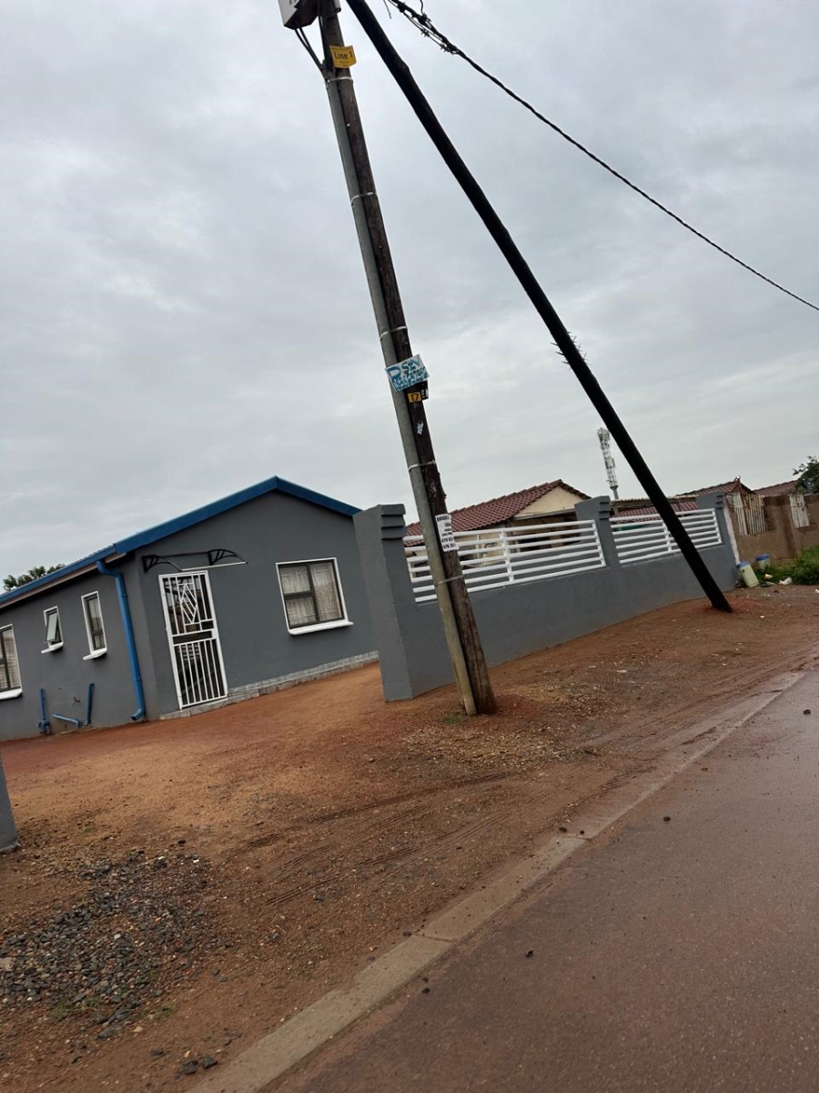 2 Bedroom Property for Sale in Mamelodi East Gauteng