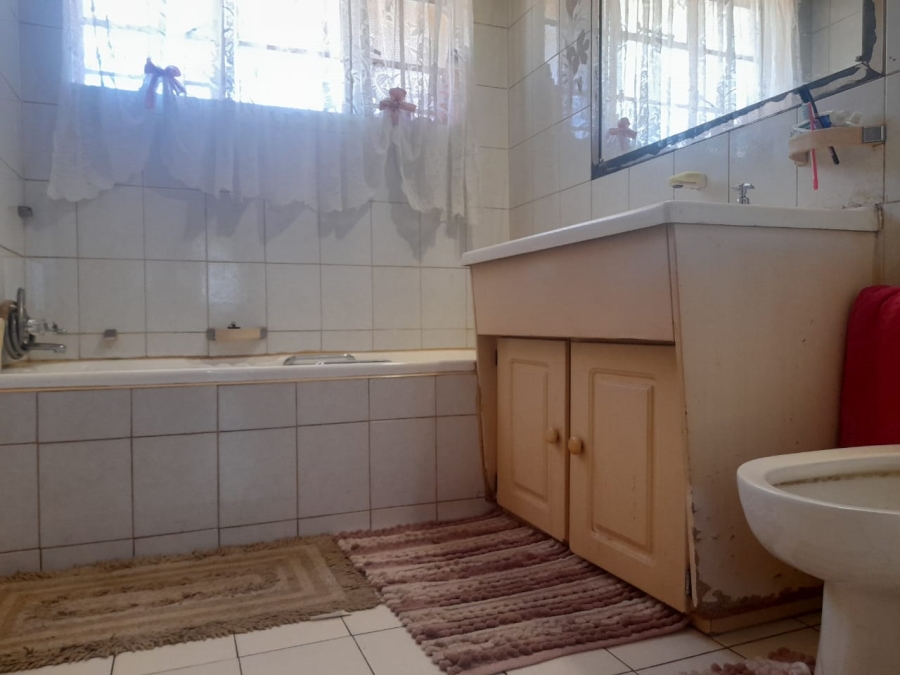 3 Bedroom Property for Sale in Rosettenville Gauteng