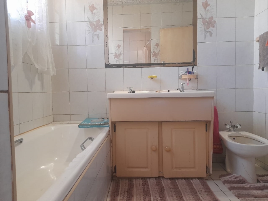 3 Bedroom Property for Sale in Rosettenville Gauteng