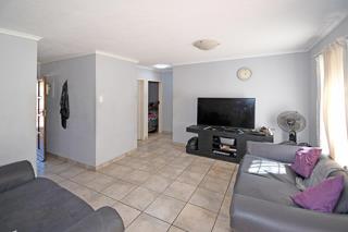 To Let 2 Bedroom Property for Rent in Castleview Gauteng