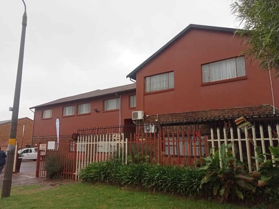  Bedroom Property for Sale in Dawn Park Gauteng