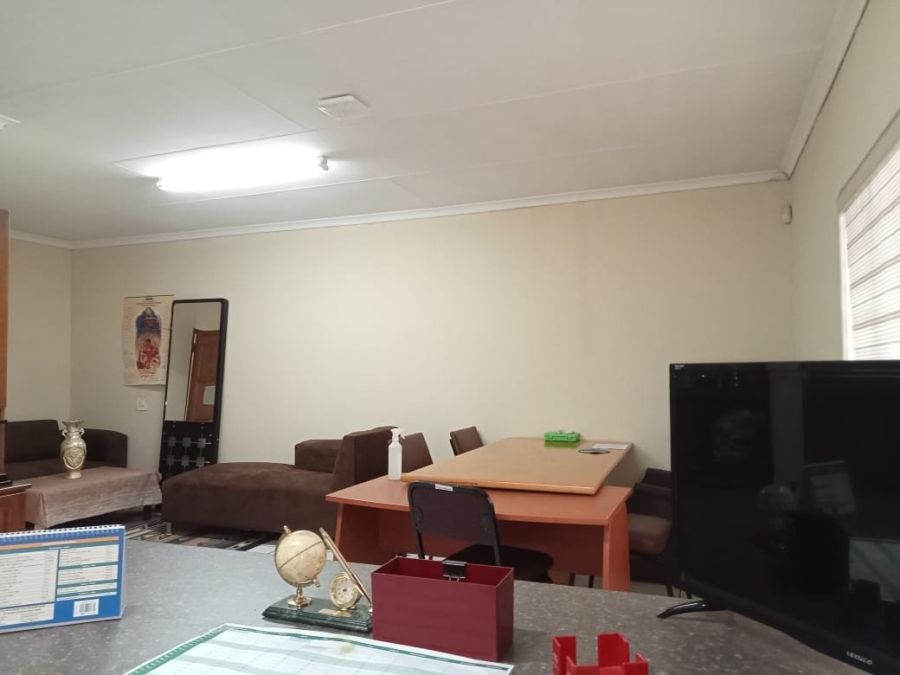  Bedroom Property for Sale in Dawn Park Gauteng