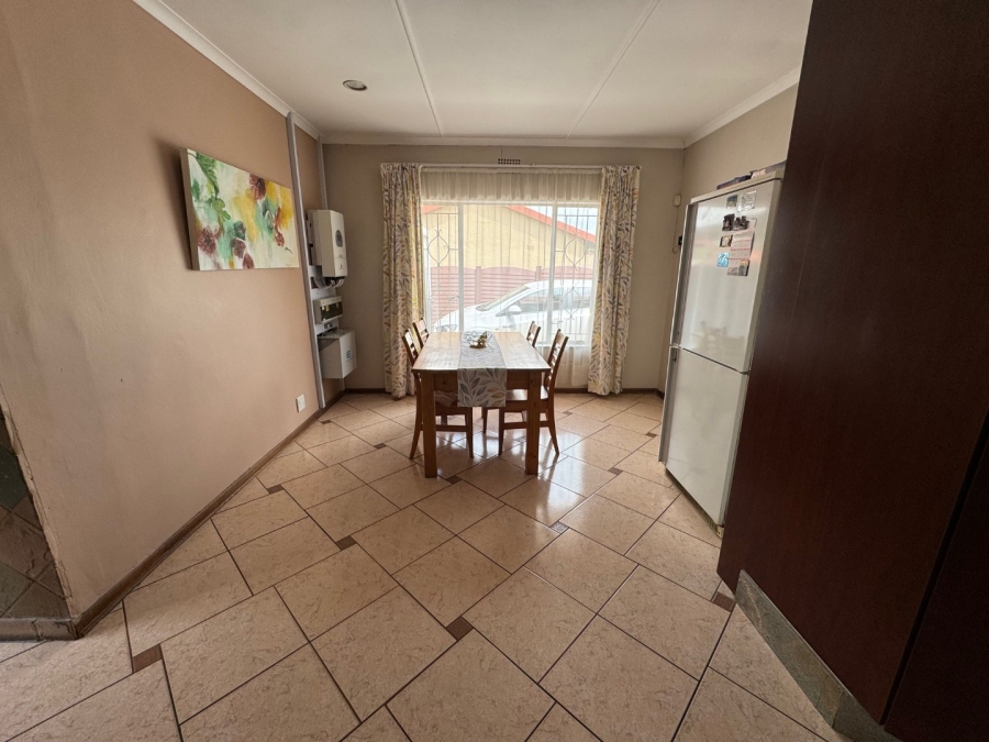 4 Bedroom Property for Sale in Van Riebeeck Park Gauteng