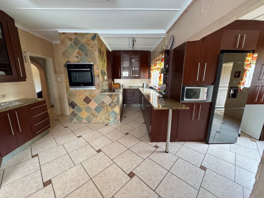 4 Bedroom Property for Sale in Van Riebeeck Park Gauteng