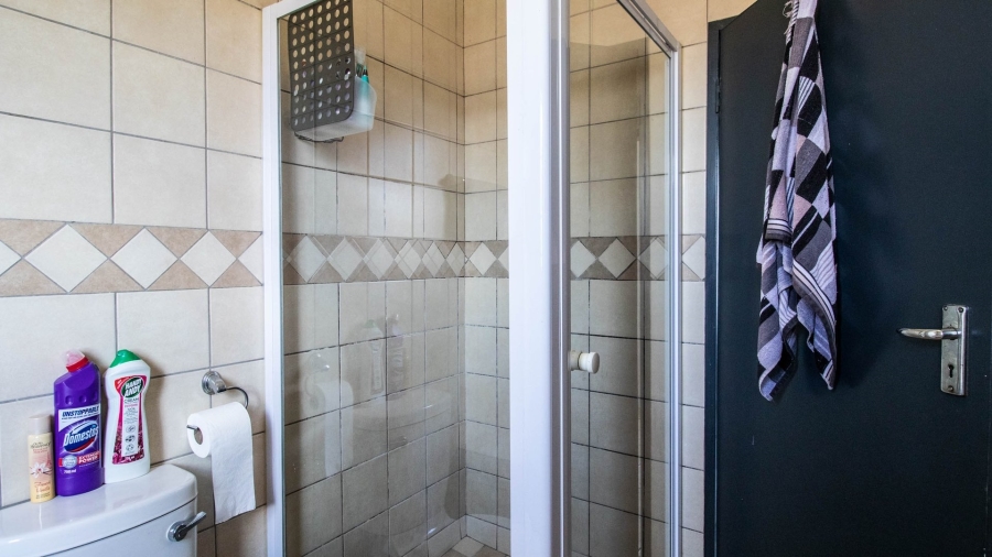 To Let 2 Bedroom Property for Rent in Noordwyk Gauteng