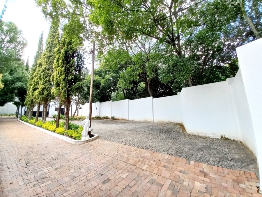 To Let 5 Bedroom Property for Rent in Hyde Park Gauteng