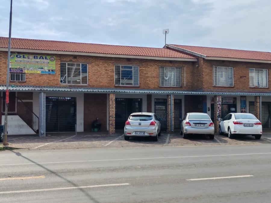  Bedroom Property for Sale in Lenasia Ext 1 Gauteng