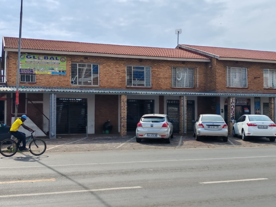  Bedroom Property for Sale in Lenasia Ext 1 Gauteng