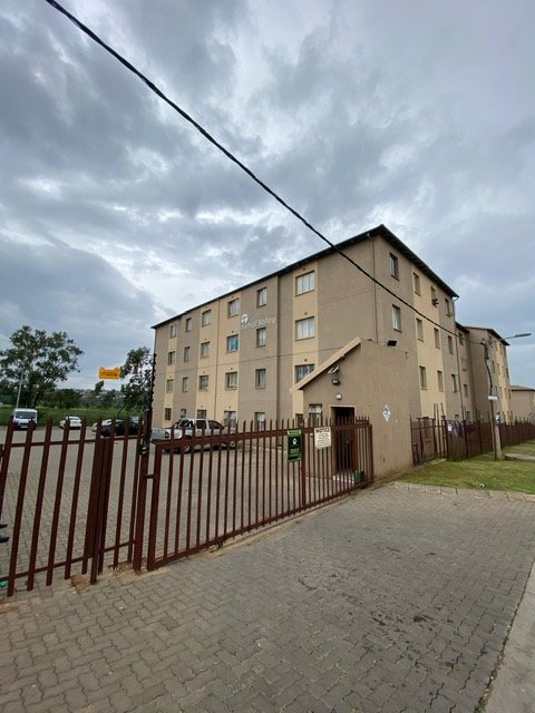 2 Bedroom Property for Sale in Fleurhof Gauteng