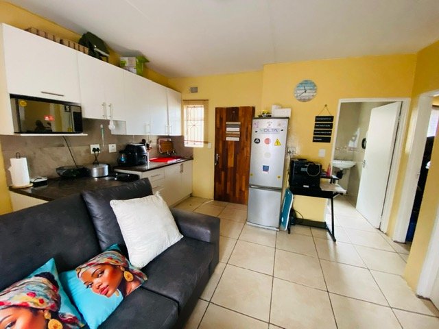 2 Bedroom Property for Sale in Fleurhof Gauteng