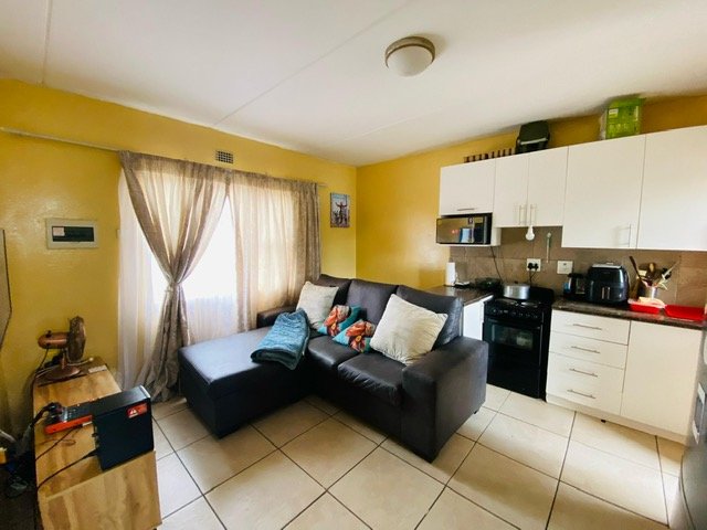 2 Bedroom Property for Sale in Fleurhof Gauteng