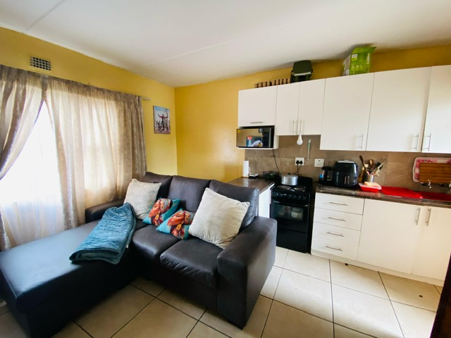 2 Bedroom Property for Sale in Fleurhof Gauteng