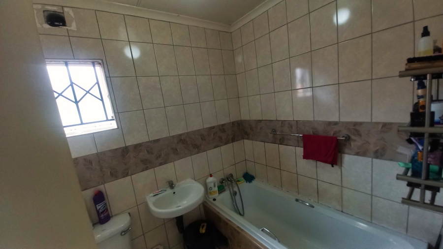 2 Bedroom Property for Sale in Windmill Park Gauteng