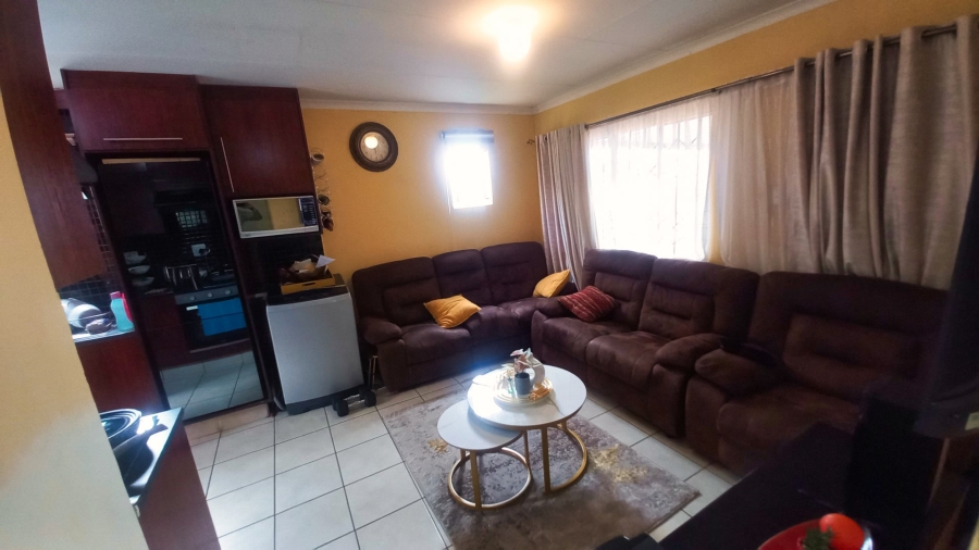 2 Bedroom Property for Sale in Windmill Park Gauteng