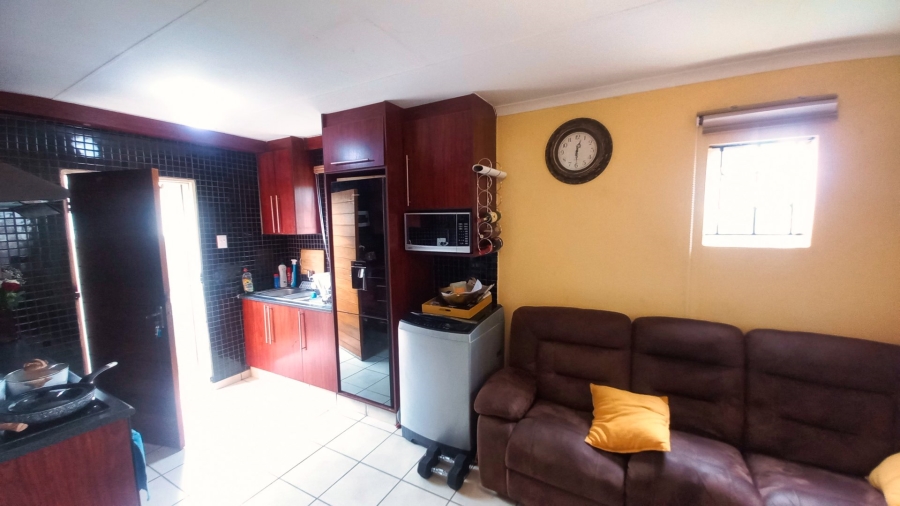 2 Bedroom Property for Sale in Windmill Park Gauteng