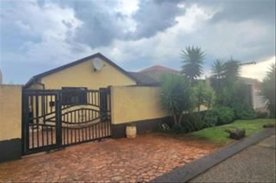 3 Bedroom Property for Sale in Dawn Park Gauteng