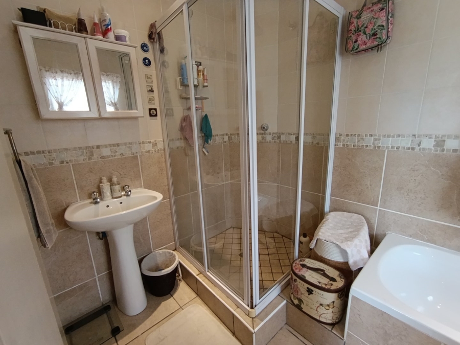 3 Bedroom Property for Sale in Amberfield Gauteng
