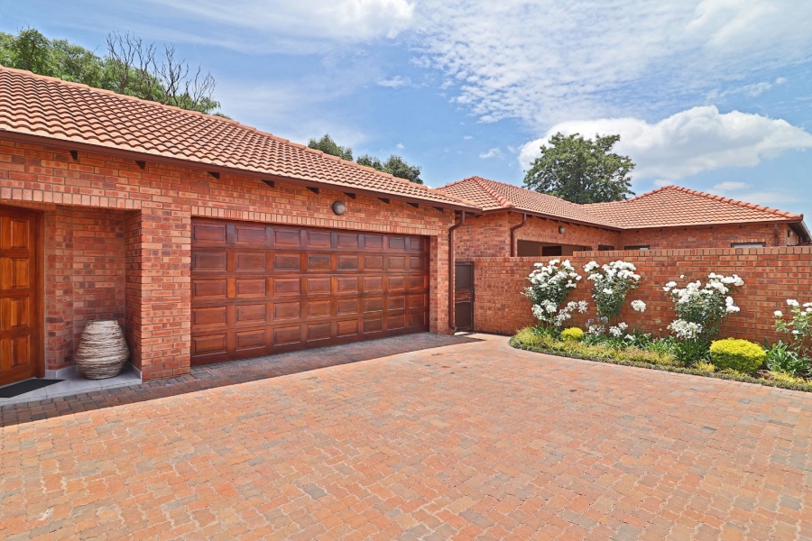 4 Bedroom Property for Sale in Olievenpoort Gauteng