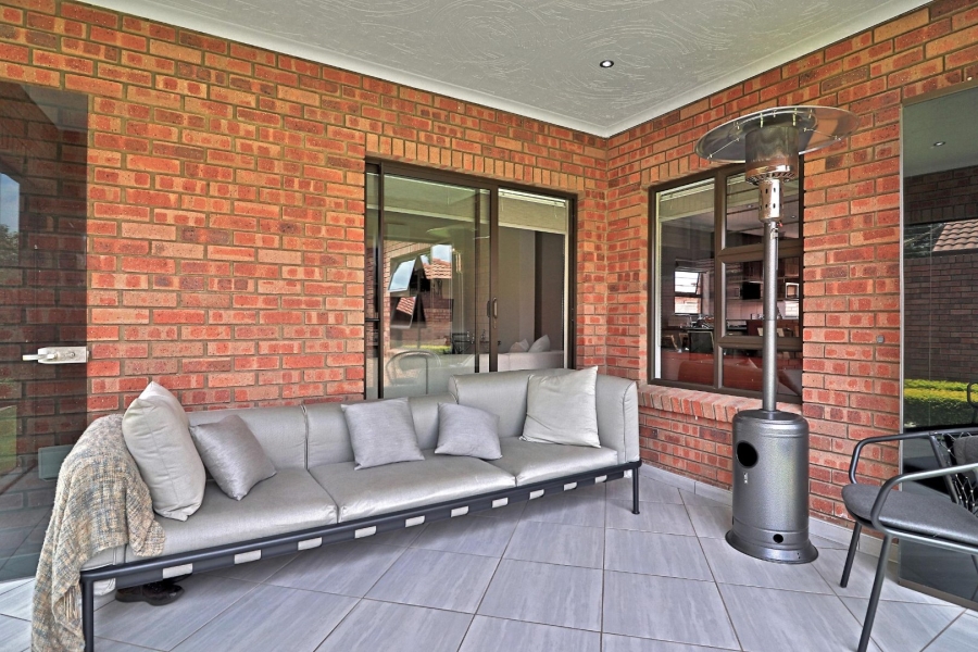 4 Bedroom Property for Sale in Olievenpoort Gauteng