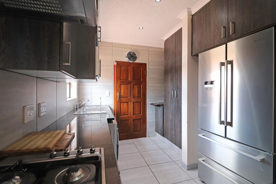 4 Bedroom Property for Sale in Olievenpoort Gauteng