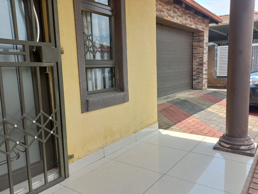 4 Bedroom Property for Sale in Nellmapius Gauteng