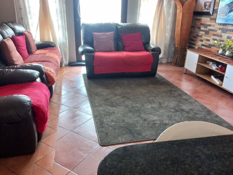 4 Bedroom Property for Sale in Nellmapius Gauteng