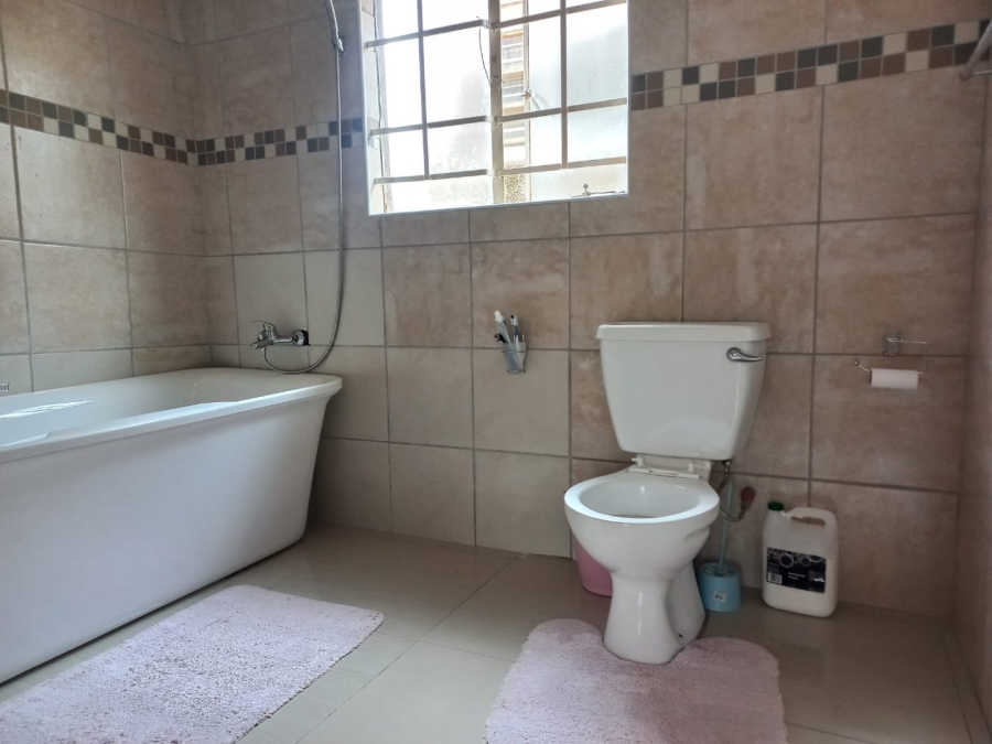 4 Bedroom Property for Sale in Nellmapius Gauteng