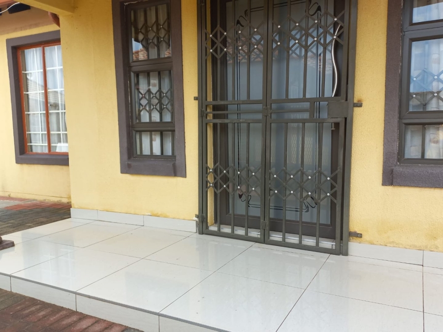 4 Bedroom Property for Sale in Nellmapius Gauteng