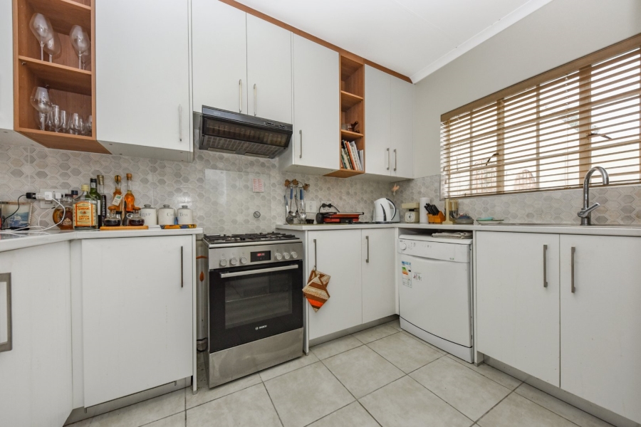 2 Bedroom Property for Sale in Magaliessig Gauteng