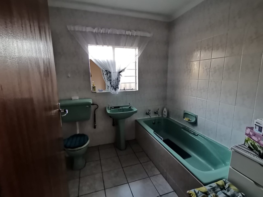 3 Bedroom Property for Sale in Birchleigh North Gauteng