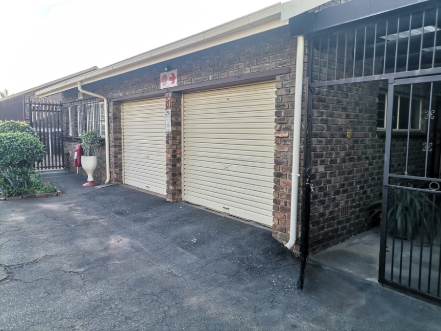 3 Bedroom Property for Sale in Birchleigh North Gauteng